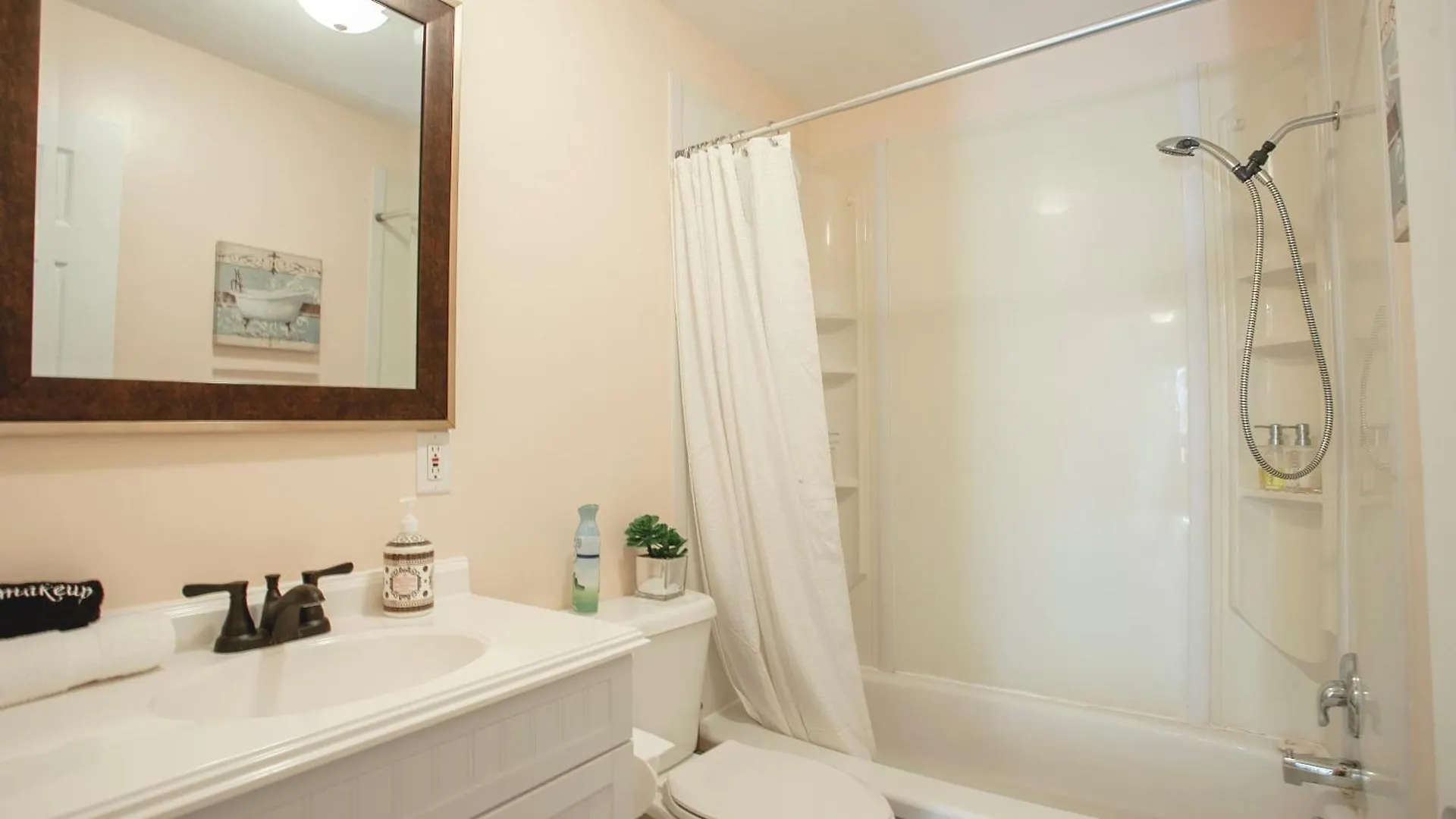 Kasakazam Apartments - 1 Min From Falls Niagara Falls 0*,