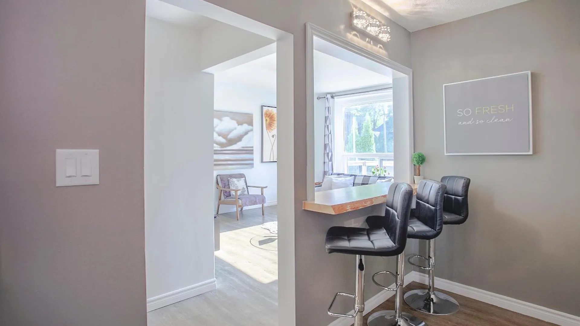 Kasakazam Apartments - 1 Min From Falls Niagara Falls 0*,  Canada